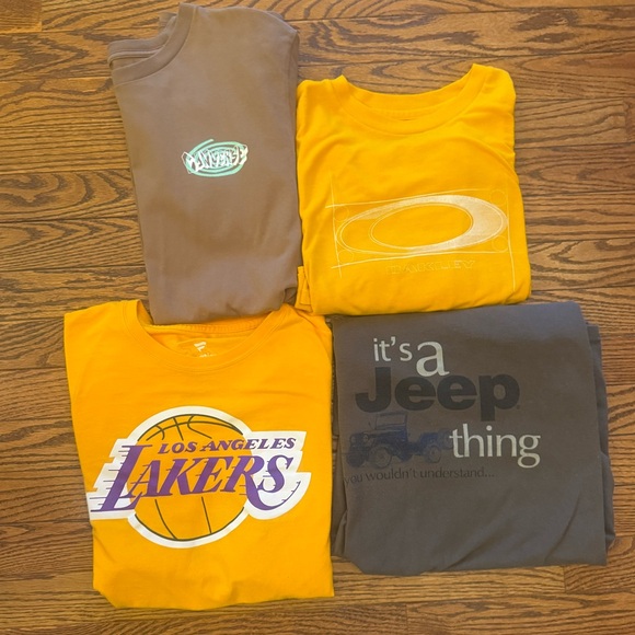 Lot of 4 Men’s Outdoor Athletic Wear Tee-shirts. Oakley, Lakers, Jeep, Converse - Picture 1 of 15